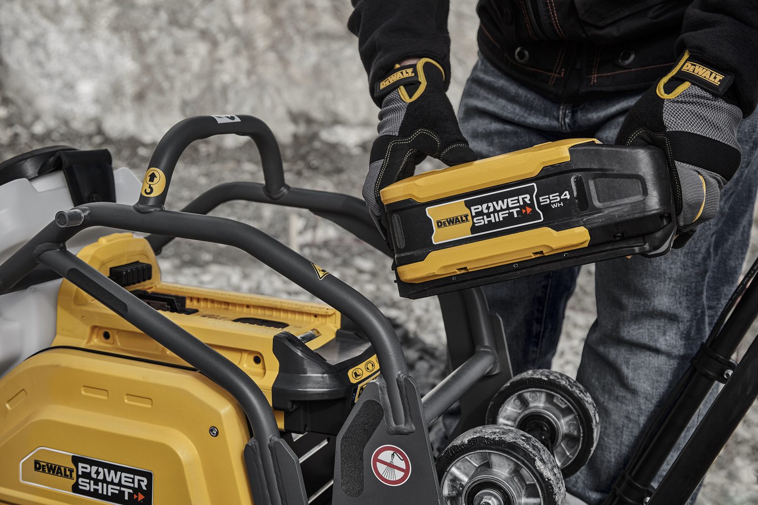 DEWALT® Unveils Groundbreaking Equipment System: DEWALT POWERSHIFT™, An ...