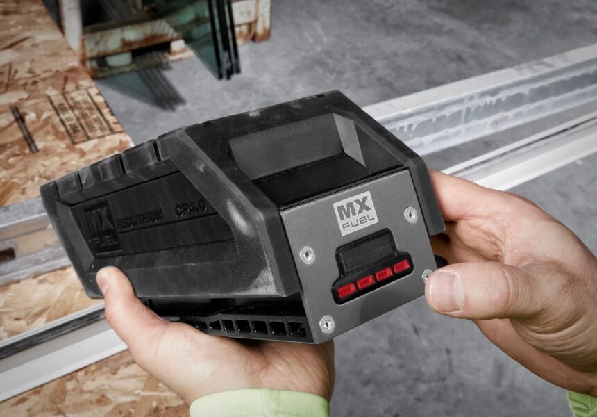 Milwaukee® Delivers More Runtime in a Compact Battery for the MX FUEL™ System